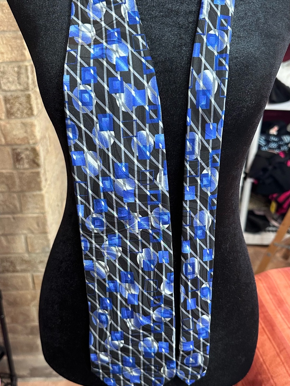 100% Silk Pavone Made In Italy Blue Black Silver Geometric Wide Necktie - Picture 2 of 8